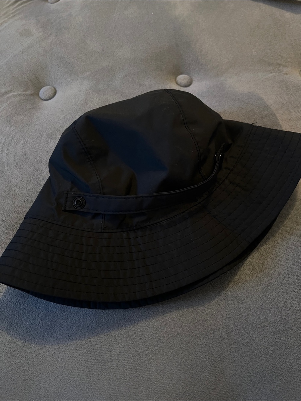 Women’s Black Bucket Hat All-Weather Style